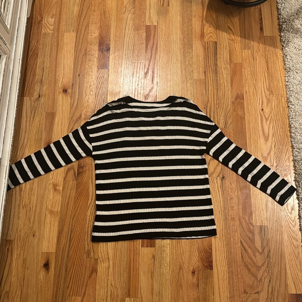 Sunday Women's Knit Top - Picture 5 of 5